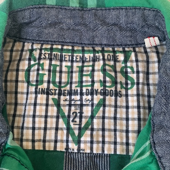 Guess green plaid button down long sleeve shirt size 2T - Picture 4 of 6